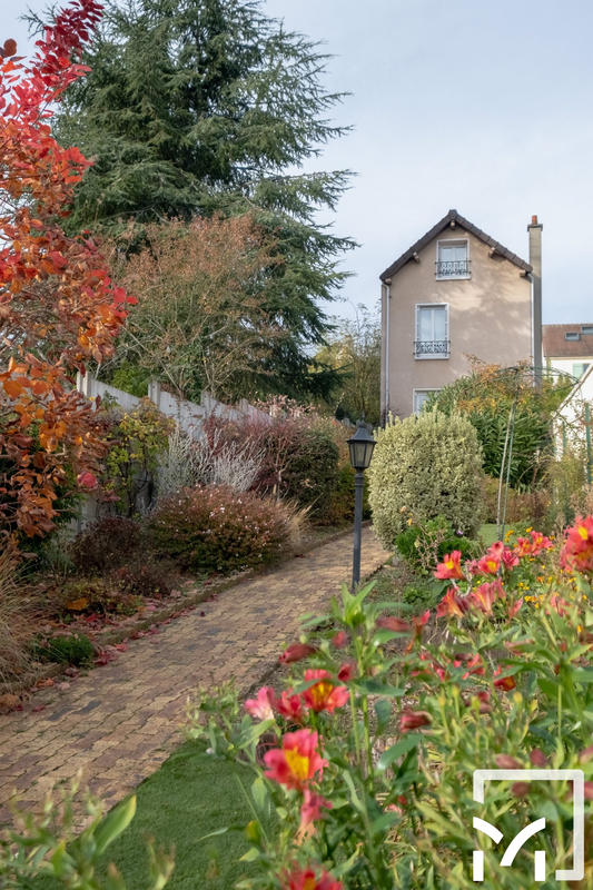 Maison - 98 m² - 6 pièces