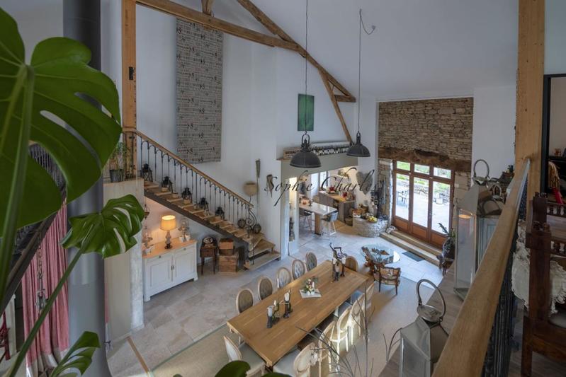 Maison en pierre - 285 m² - 5 pièces