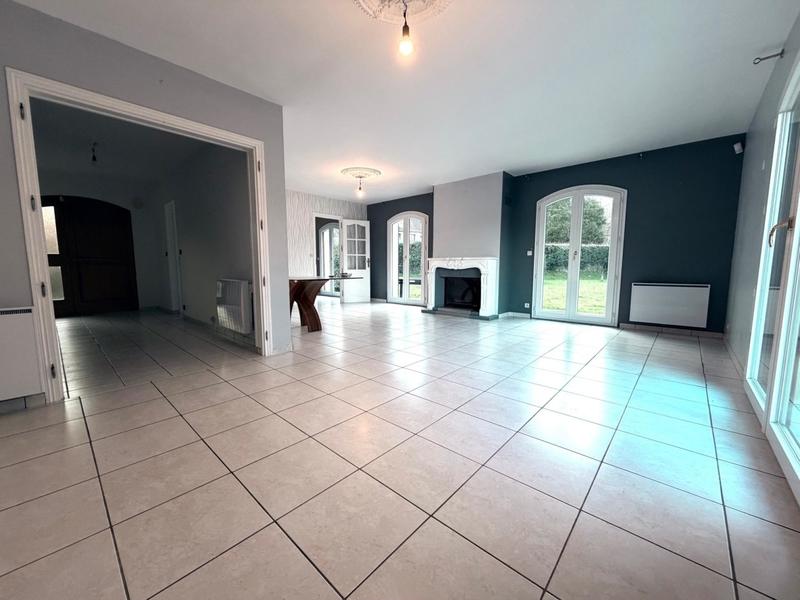 Maison - 171 m² - 9 pièces