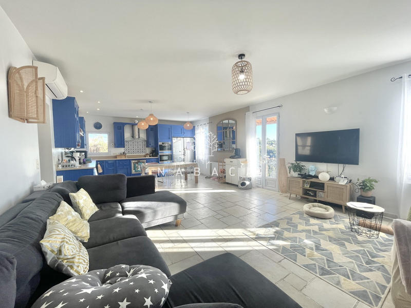 Appartement - 100 m² - 5 pièces