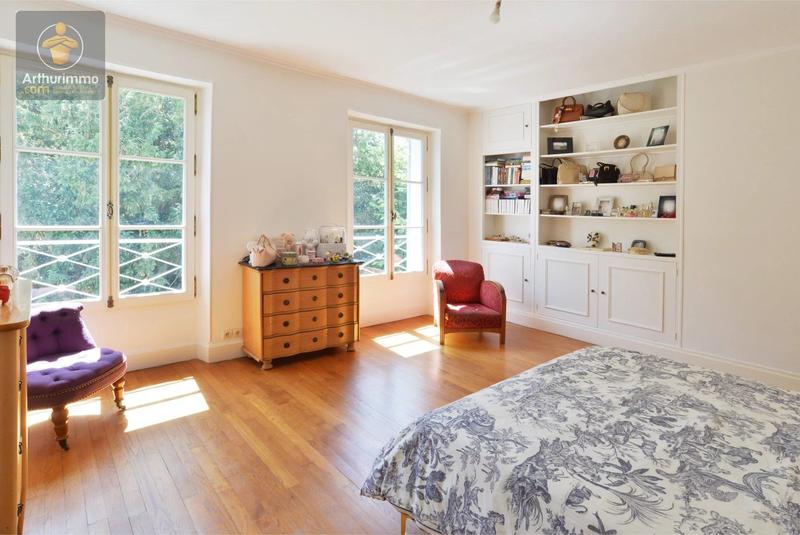 Maison - 333 m² - 10 pièces