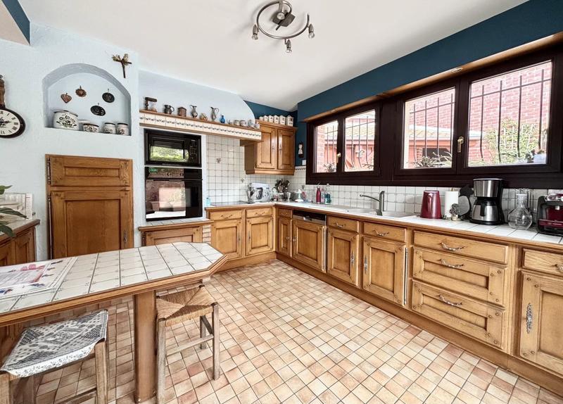 Maison traditionnelle - 209 m² - 8 pièces