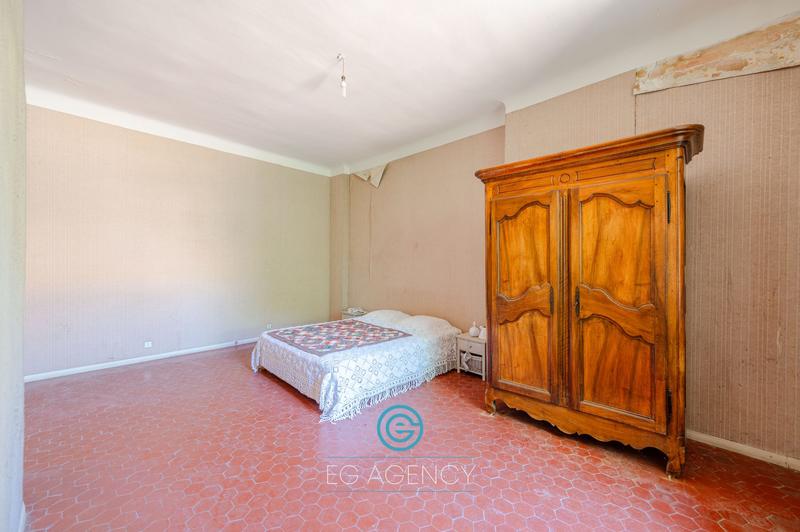 Maison - 280 m² - 7 pièces