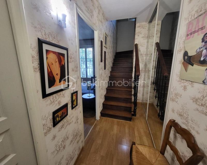 Demeure - 241 m² - 8 pièces