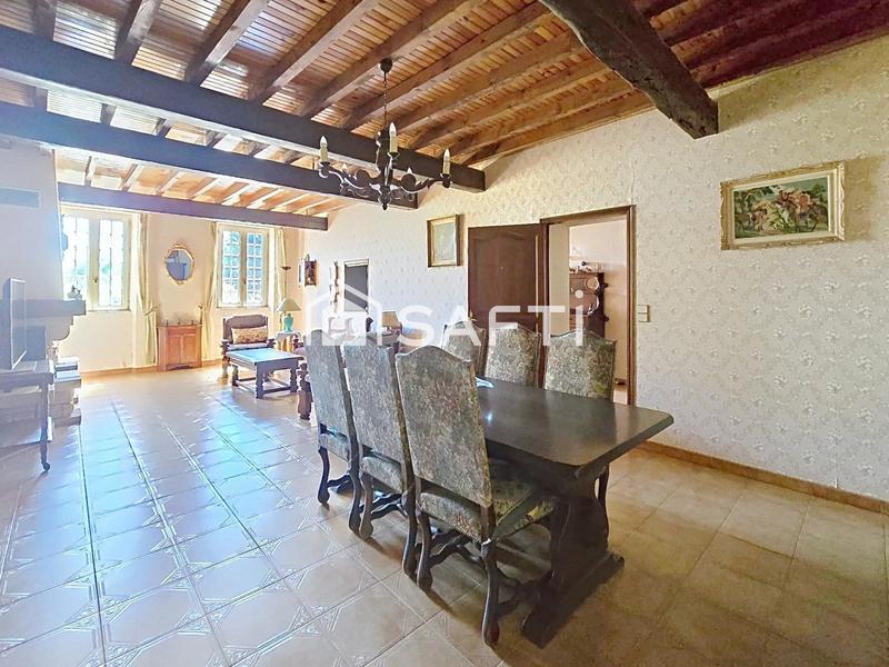 Maison - 300 m² - 6 pièces