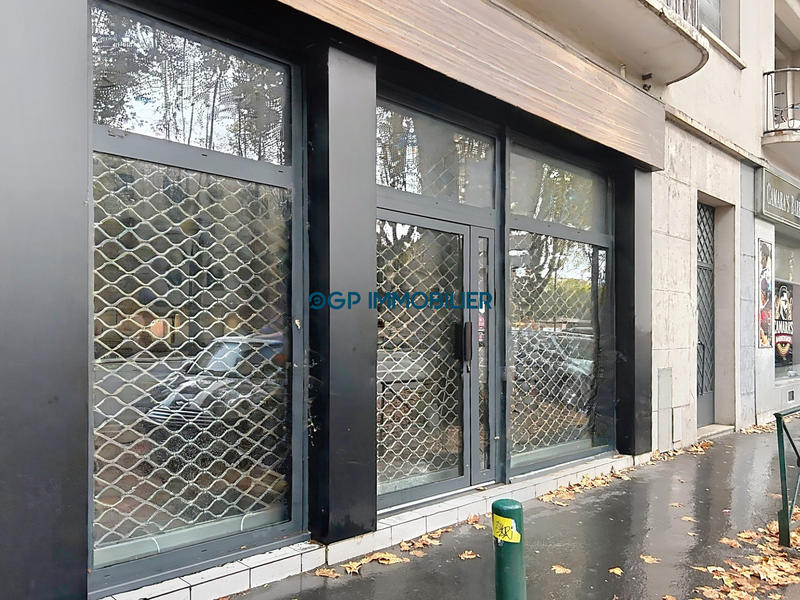 Local commercial - 80 m² - 4 pièces