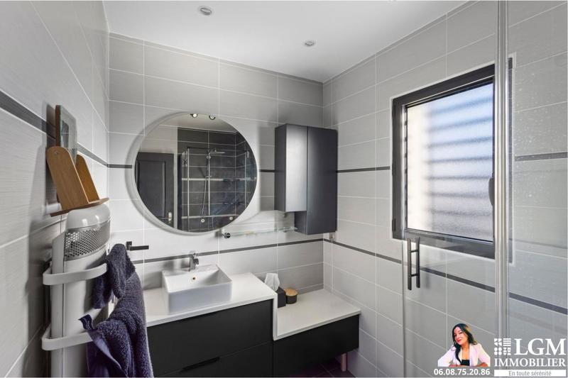 Maison - 93 m² - 4 pièces