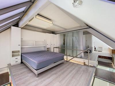 Loft - 97 m² - 6 pièces