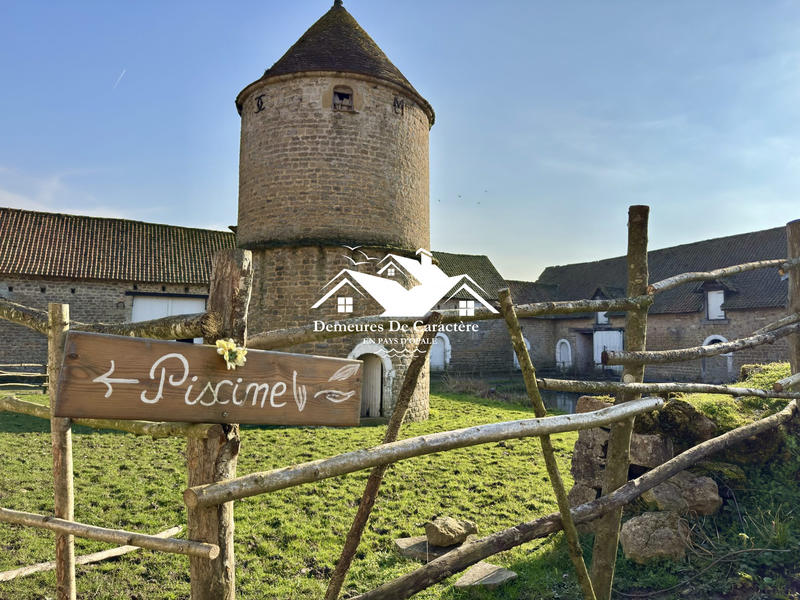 Maison - 318 m² - 12 pièces