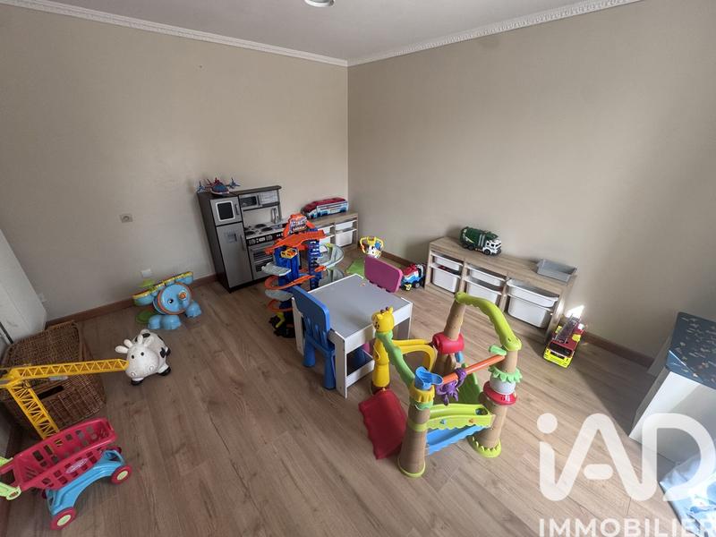 Maison - 180 m² - 8 pièces