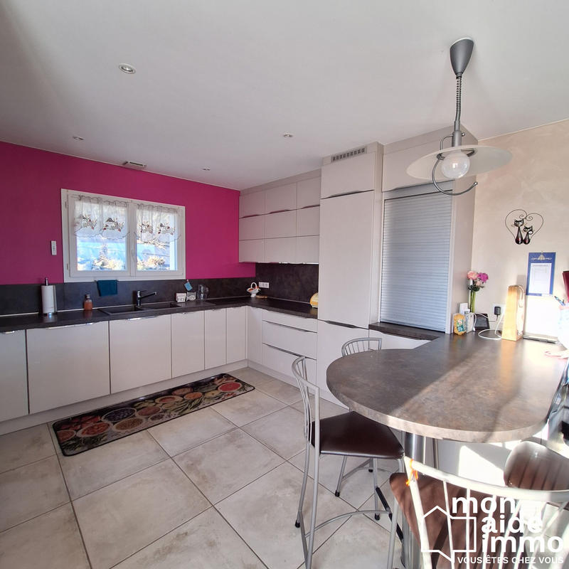 Maison - 235 m² - 7 pièces