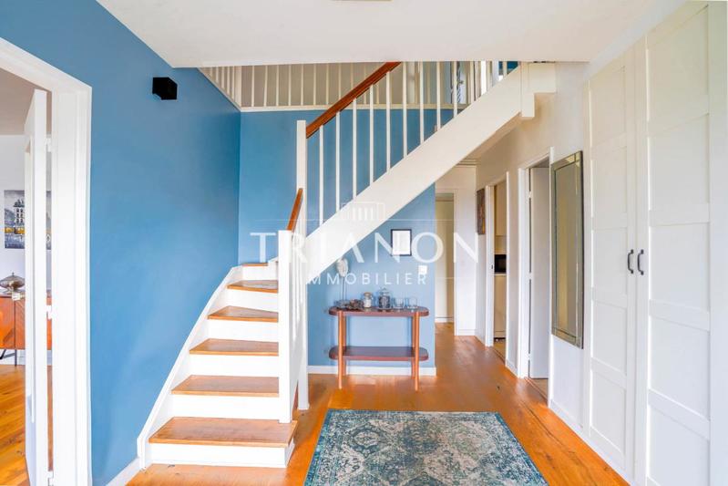 Maison - 185 m² - 9 pièces