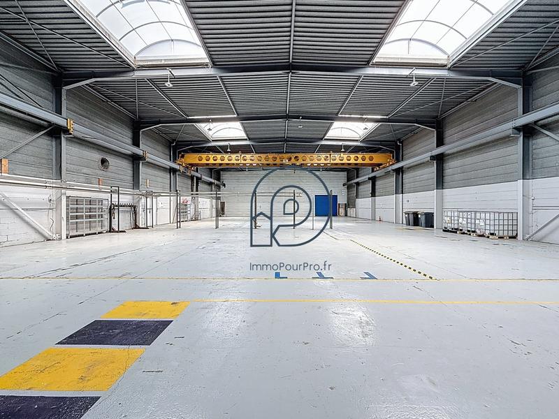 Entrepôt - 1 749 m²