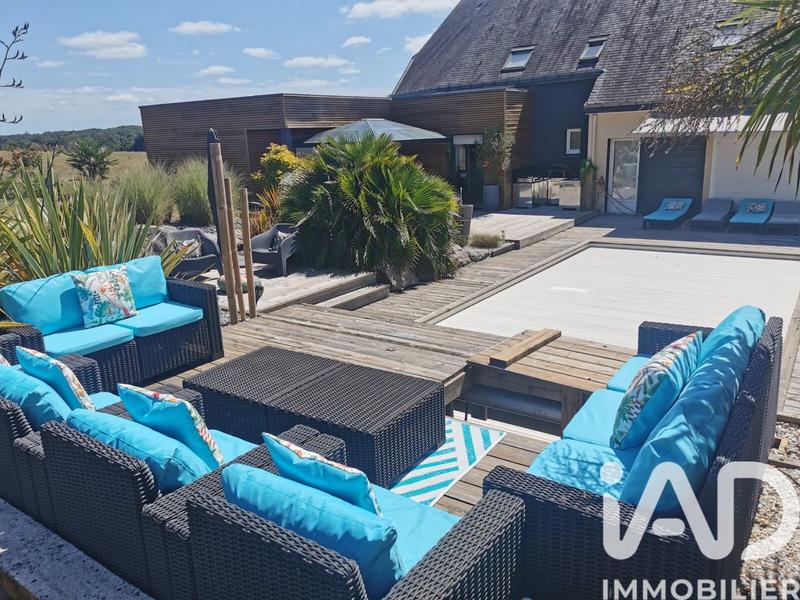 Maison - 220 m² - 5 pièces