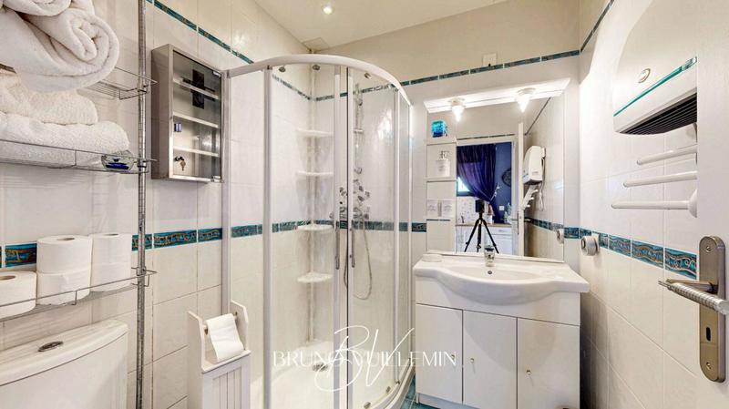 Villa - 181 m² - 8 pièces