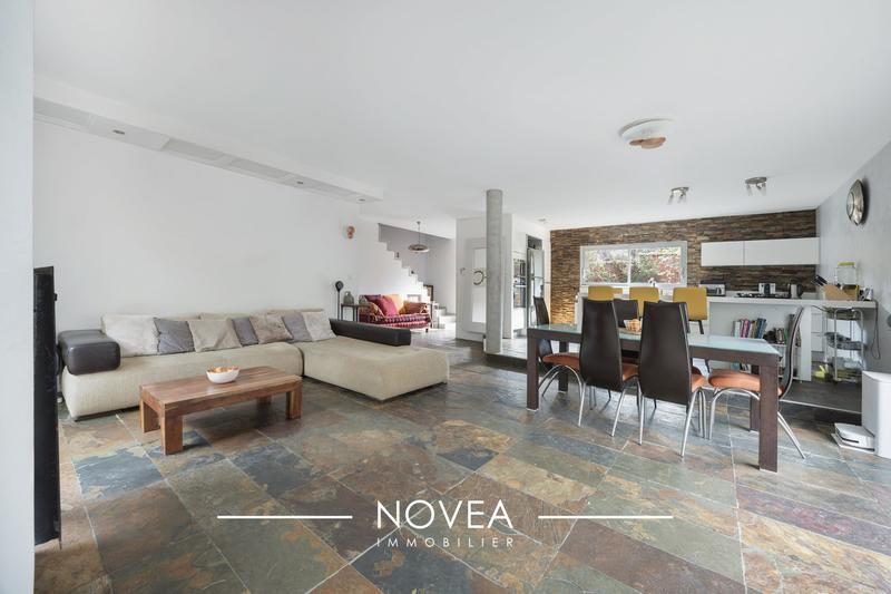 Maison - 159 m² - 7 pièces