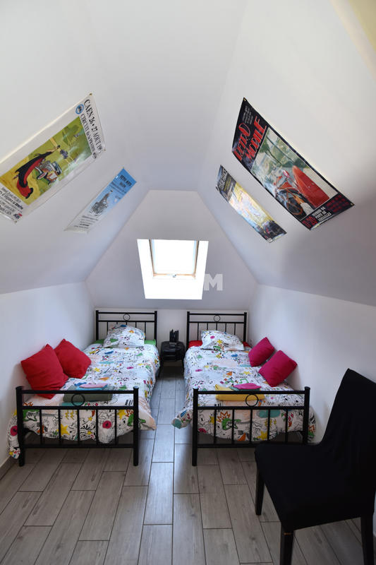 Maison - 295 m² - 11 pièces