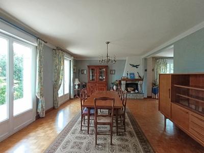 Maison - 139 m² - 6 pièces