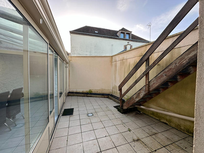 Maison - 228 m² - 7 pièces