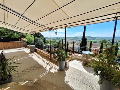 Maison traditionnelle - 650 m² - 12 pièces