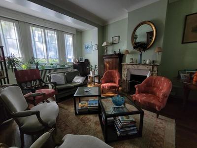 Maison - 180 m² - 8 pièces