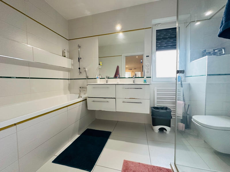 Maison - 267 m² - 8 pièces