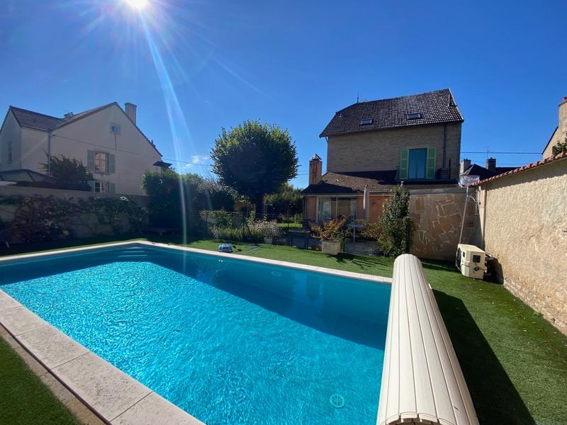 Maison - 139 m² - 7 pièces