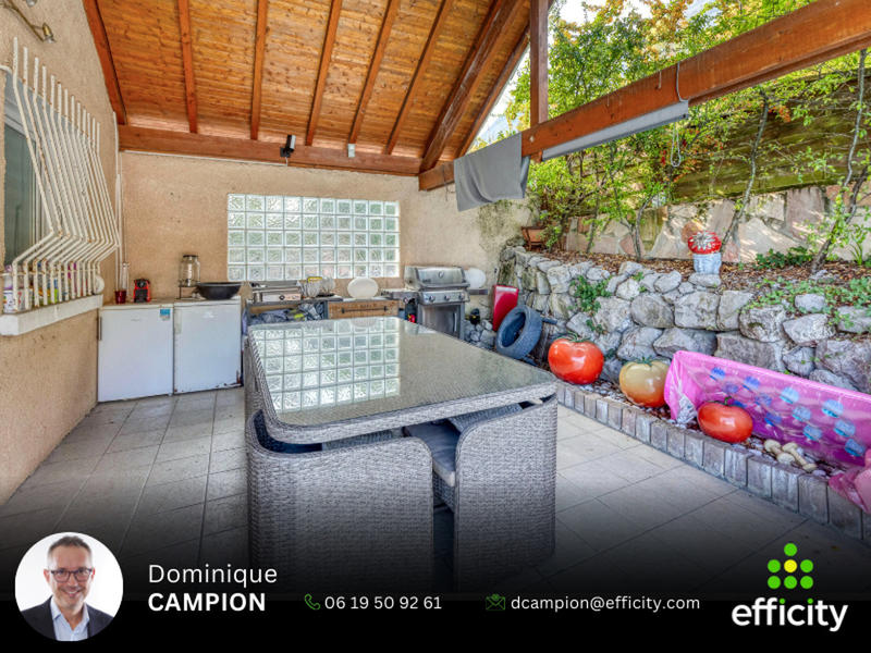 Maison - 197 m² - 7 pièces