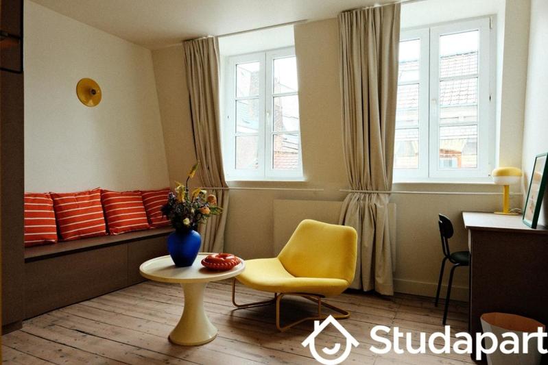 Chambre - 13 m² - 1 pièce