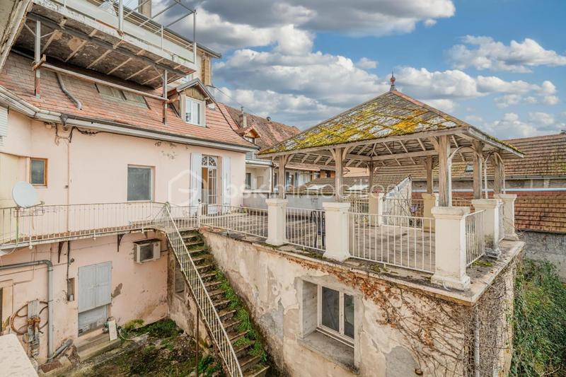 Duplex - 239 m² - 8 pièces