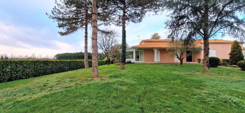 Maison - 210 m² - 6 pièces