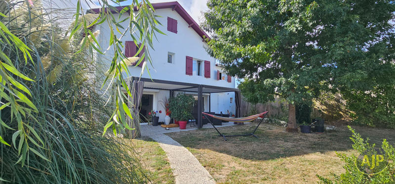 Maison - 170 m² - 6 pièces