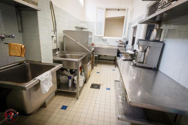 Local commercial - 805 m² - 20 pièces