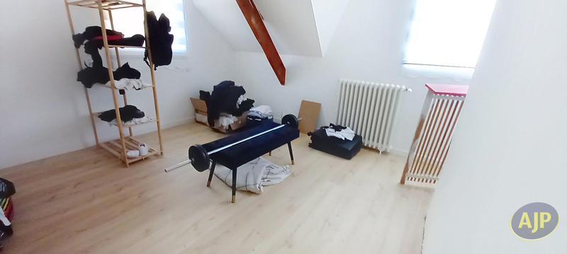 Maison - 160 m² - 8 pièces