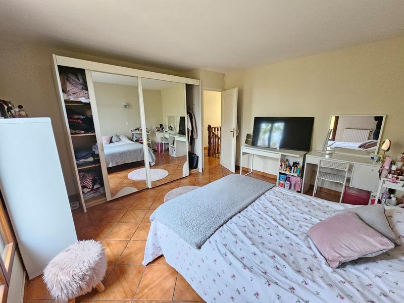 Maison - 270 m² - 15 pièces