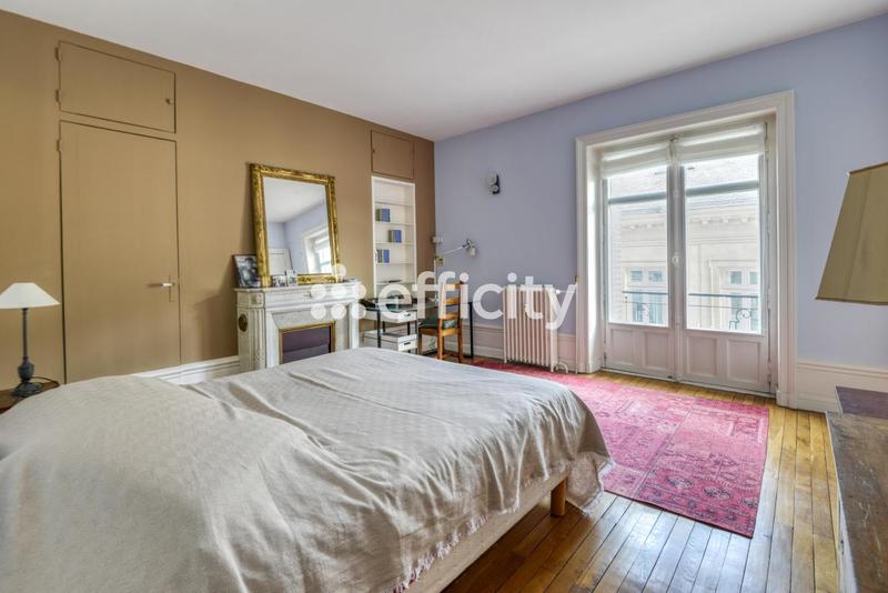 Appartement - 231 m² - 5 pièces