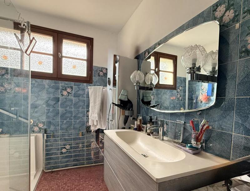 Maison - 210 m² - 7 pièces