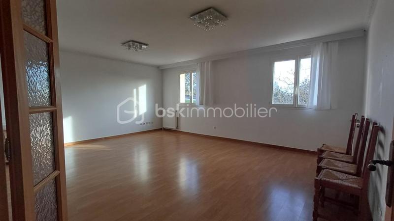 Maison - 215 m² - 8 pièces