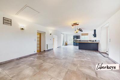 Demeure - 260 m² - 6 pièces