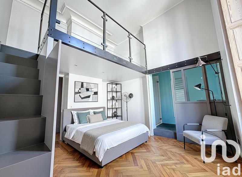 Appartement - 226 m² - 6 pièces