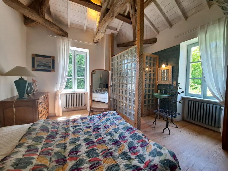 Maison - 362 m² - 9 pièces