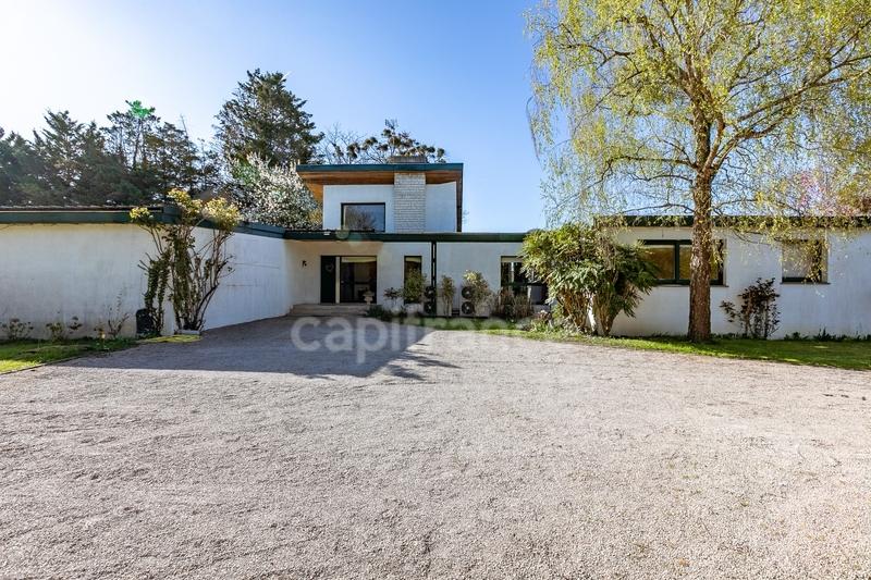 Maison d'architecte - 320 m² - 9 pièces