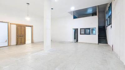 Local commercial - 250 m² - 5 pièces