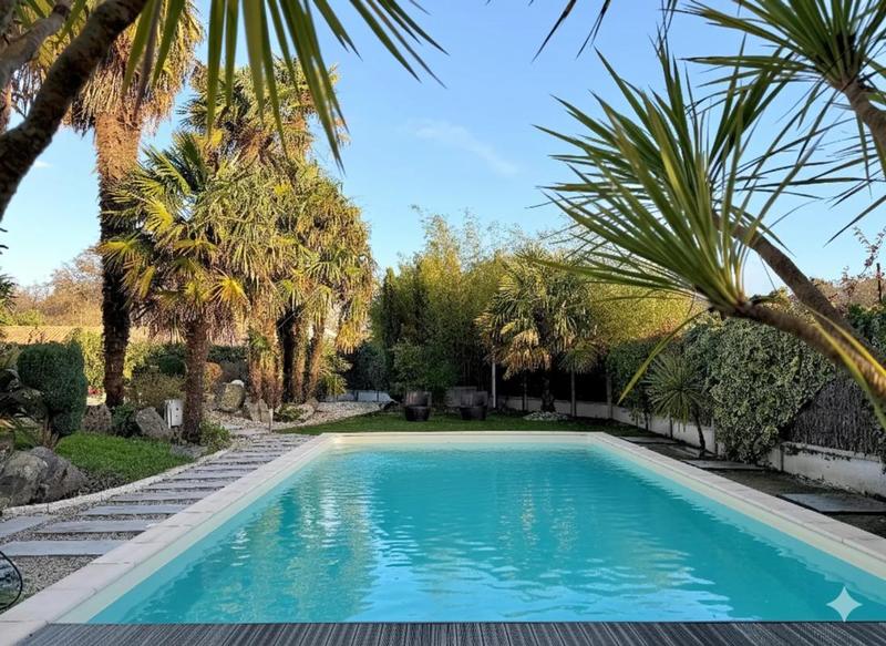 Maison - 187 m² - 8 pièces