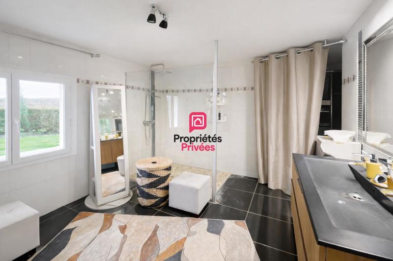 Maison - 273 m² - 8 pièces