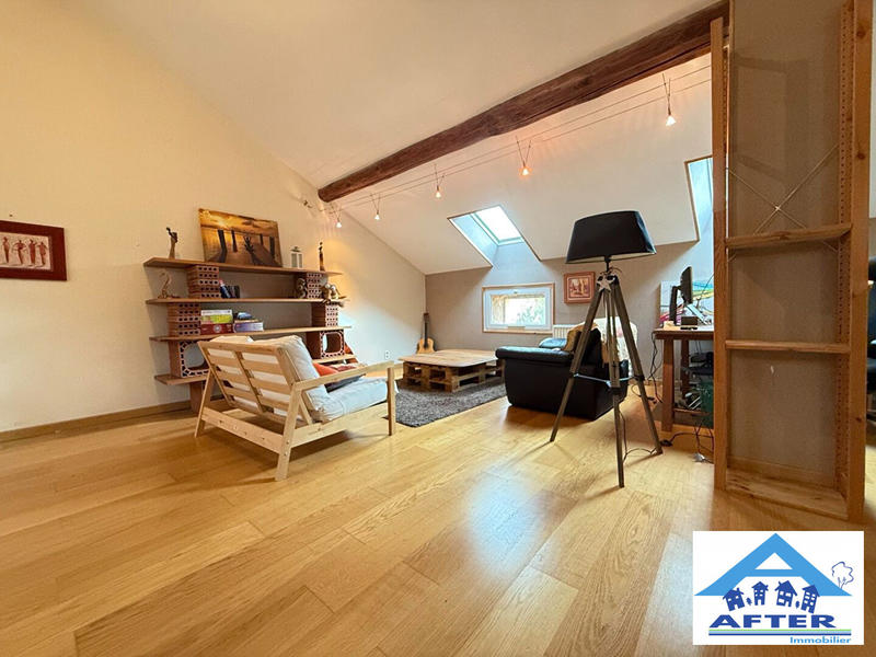 Maison - 217 m² - 7 pièces