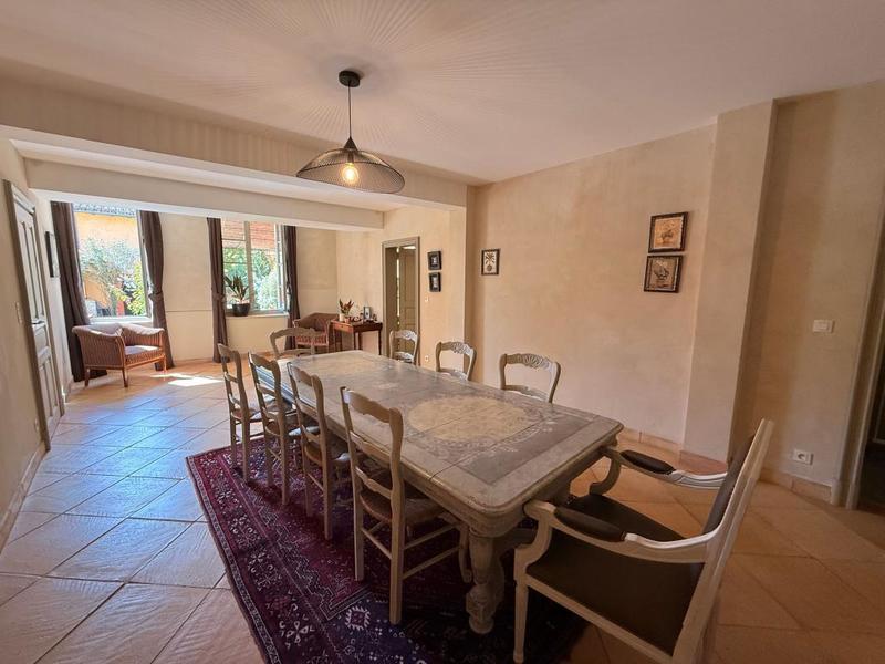 Maison de maîtres - 434 m² - 7 pièces