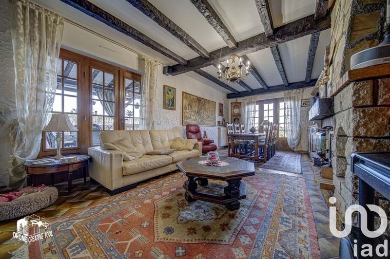 Maison - 251 m² - 8 pièces