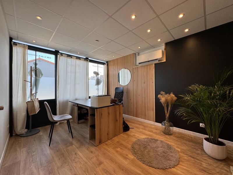 Bureau - 247 m² - 5 pièces