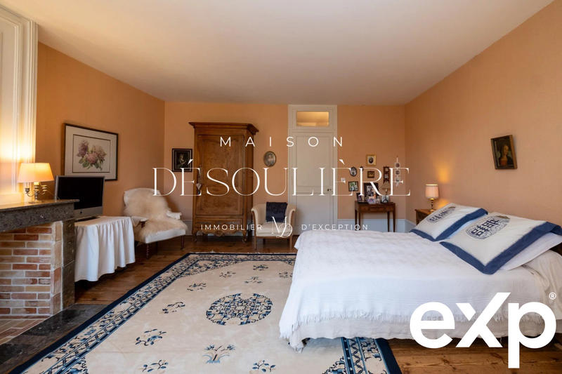 Maison - 300 m² - 7 pièces